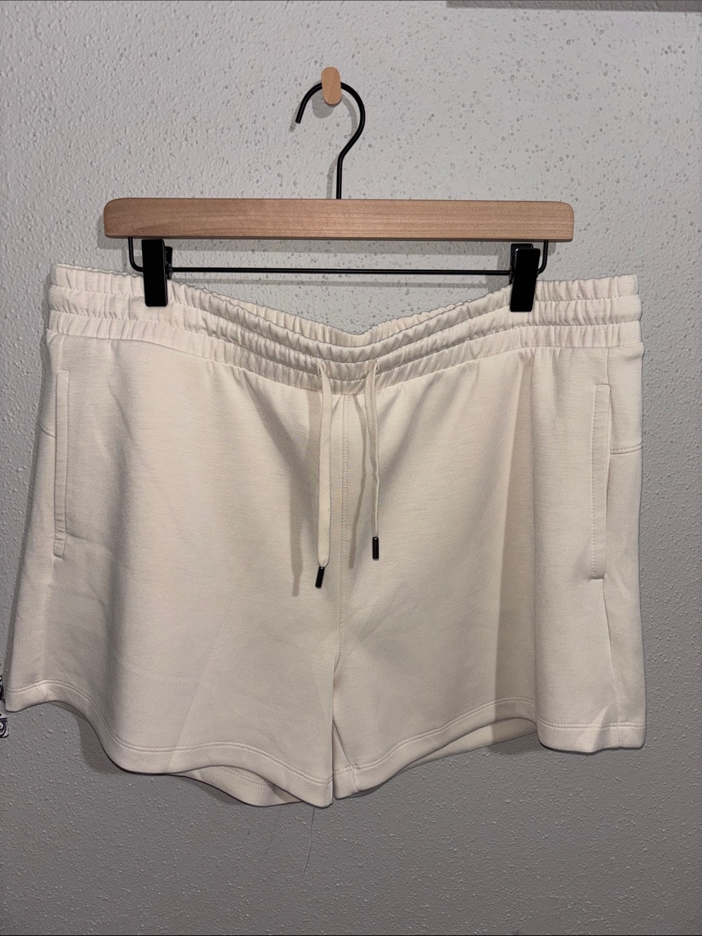 Member’s Mark - Women's Sandwash Athletic Drawstring Shorts (size X-Large)